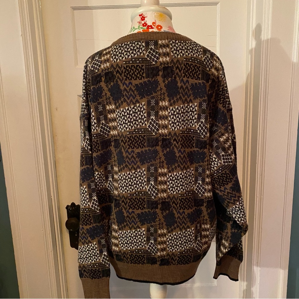 80s Patterned Sweater - Picture 3 of 3